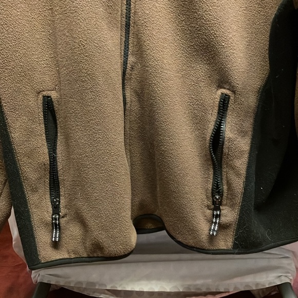 Polar Sportswear, Large Fleece Top with Zippered Front - Picture 3 of 8